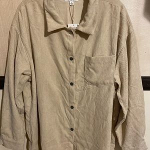 Cali B Womens lightweight beige corduroy shirt/jacket with button sleeves.
